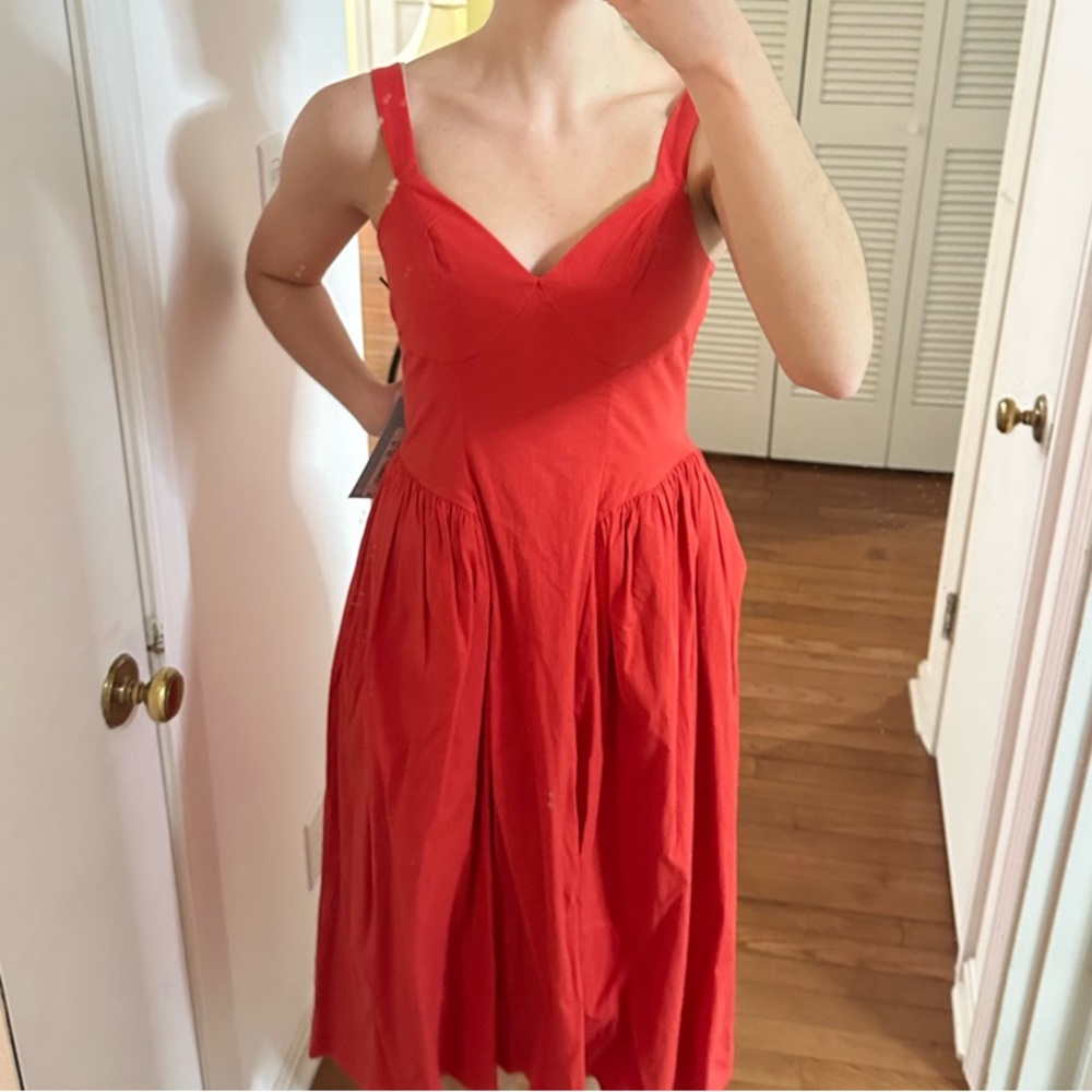 Chic Red Sleeveless Dress